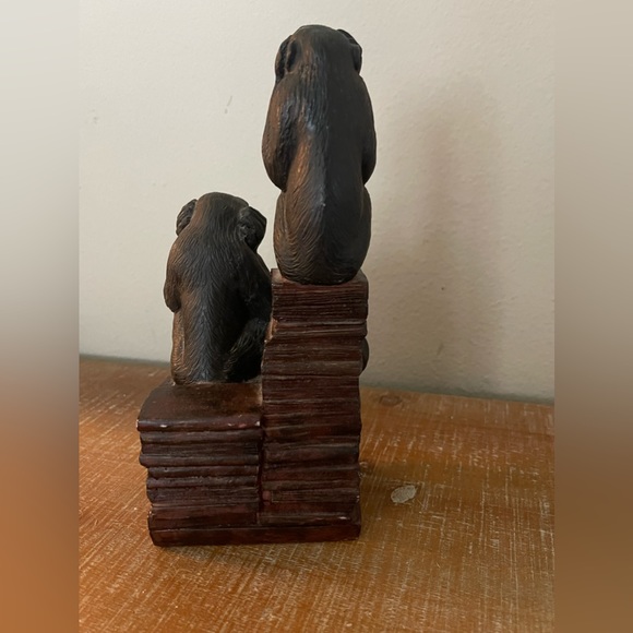 Hear Speak See No Evil Monkey Statue On Books - Picture 3 of 4